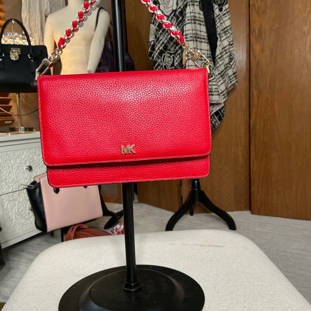 Michael Kors Leather Wallet with removable (Red Braided/Custom Faux Pearl chain - Picture 10 of 14